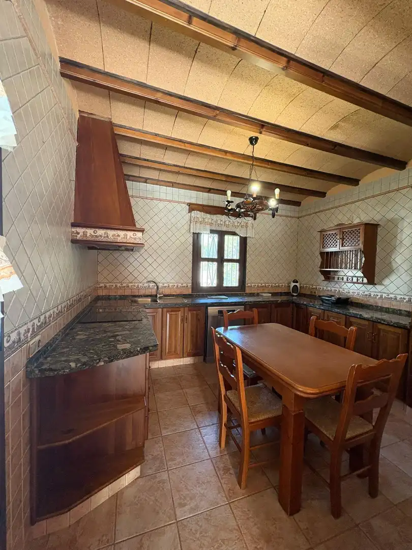 Cocina de Casa o chalet de alquiler en Chiclana de la Frontera con Aire acondicionado, Jardín privado y Piscina