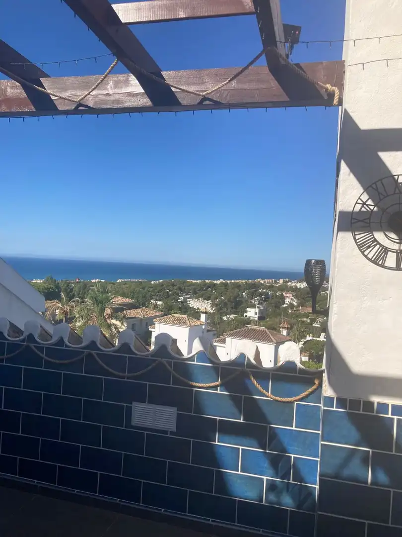 Casa con piscina en venta en Calahonda