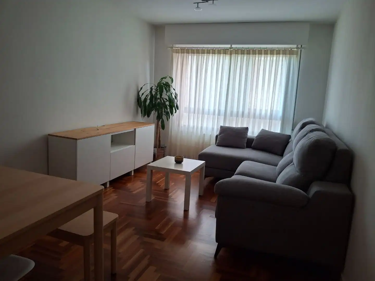 Sala de estar de Piso de alquiler en Vigo  con Calefacción, Trastero y Horno