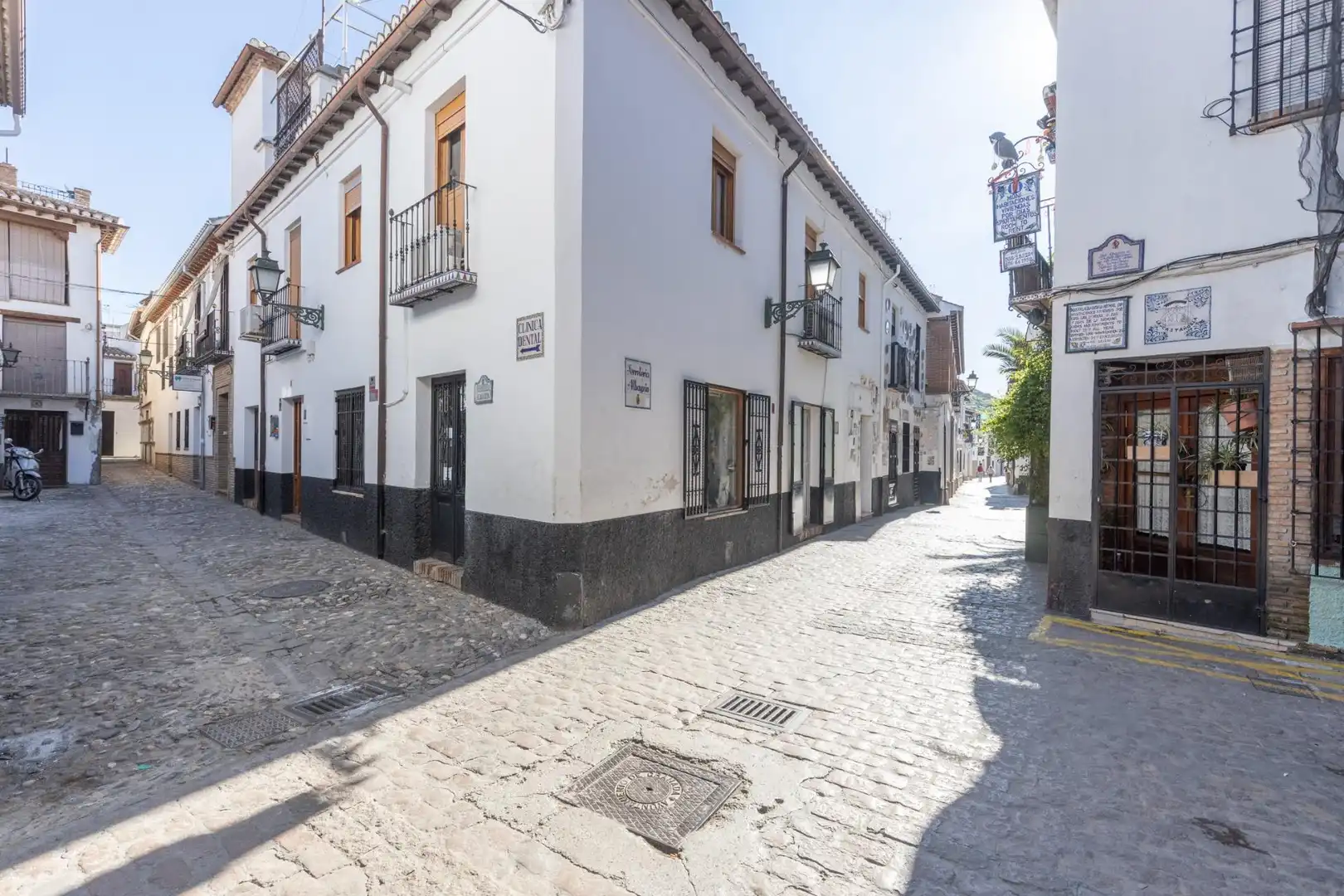 Exterior view of Houses for sale in Granada