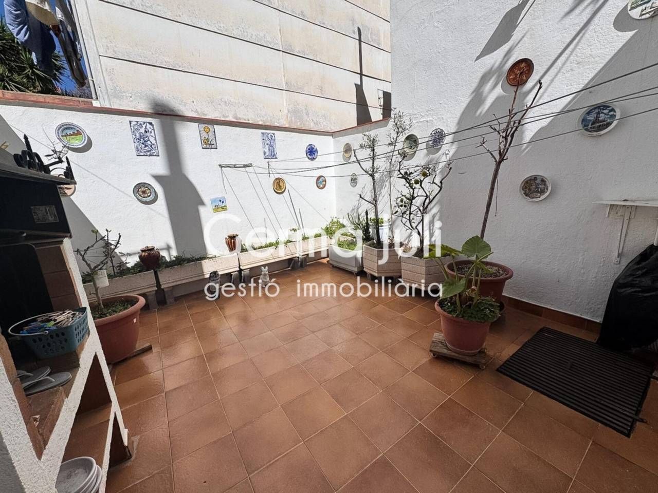 Vista exterior de Casa o chalet en venta en Badalona con Aire acondicionado, Calefacción y Jardín privado