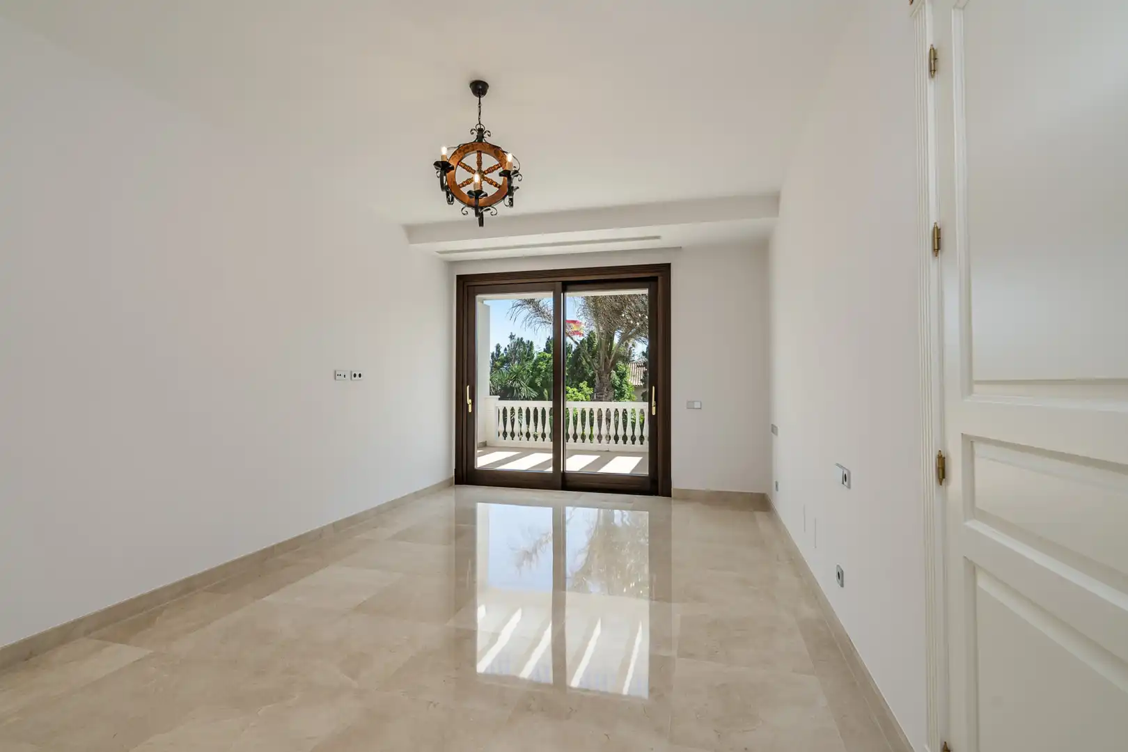 Casa o xalet en venda en Estepona amb Aire condicionat, Jardí privat i Terrassa