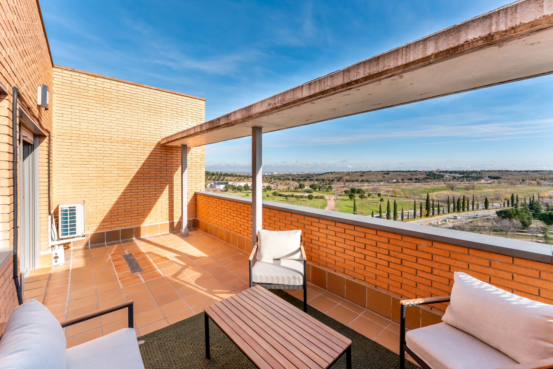 Terrassa de Àtic de lloguer en  Madrid Capital amb Aire condicionat, Calefacció i Parquet