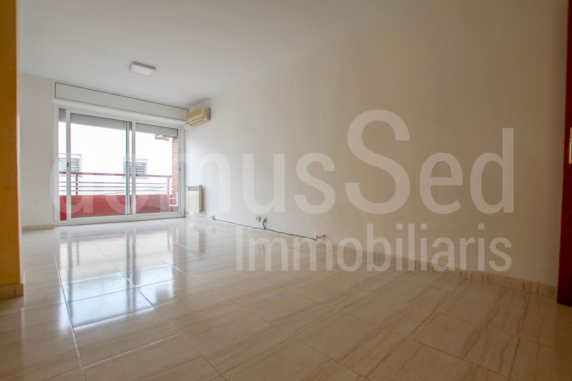 Living room of Flat for sale in El Masnou  with Air Conditioner, Heating and Terrace