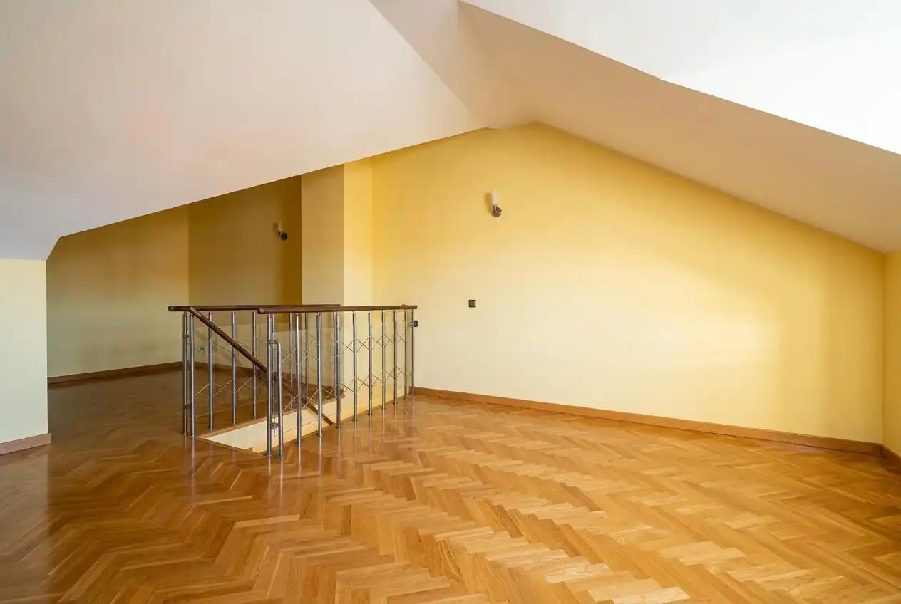 Maisonette zum Verkauf in Madrid mit Klimaanlage, Heizung und Terrasse