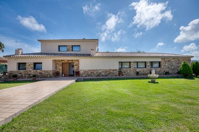 Casa-chalet en Venta en  Carrer de la Gírgola, 19 en Puig Ses Forques - Torre Colomina