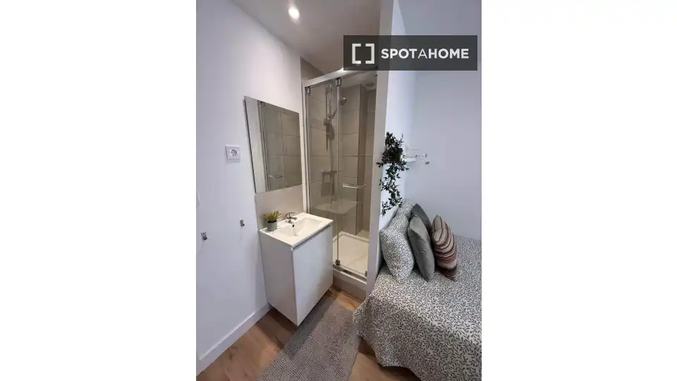 Baño de Piso para compartir en Alicante / Alacant con Aire acondicionado, Terraza y Amueblado