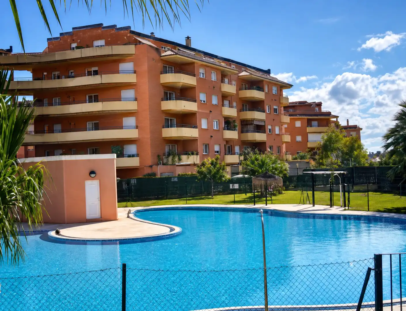 Mini appartamento con piscina in vendita a San Luis de Sabinillas