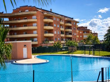 Apartment mit Pool zum Verkauf in San Luis de Sabinillas