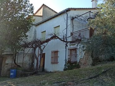Casa rustica con giardino in vendita a Candeleda