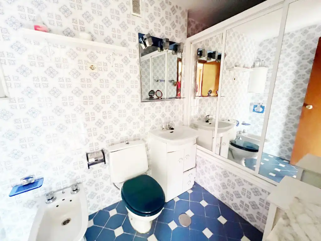 Baño de Piso en venta en Madrid con Calefacción, Parquet y Terraza