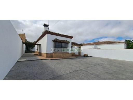 Vista exterior de Casa o xalet en venda en Chiclana de la Frontera