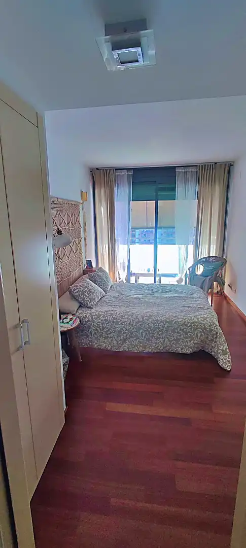 Habitación de Piso en venta en L'Hospitalet de Llobregat con Aire acondicionado, Calefacción y Parquet