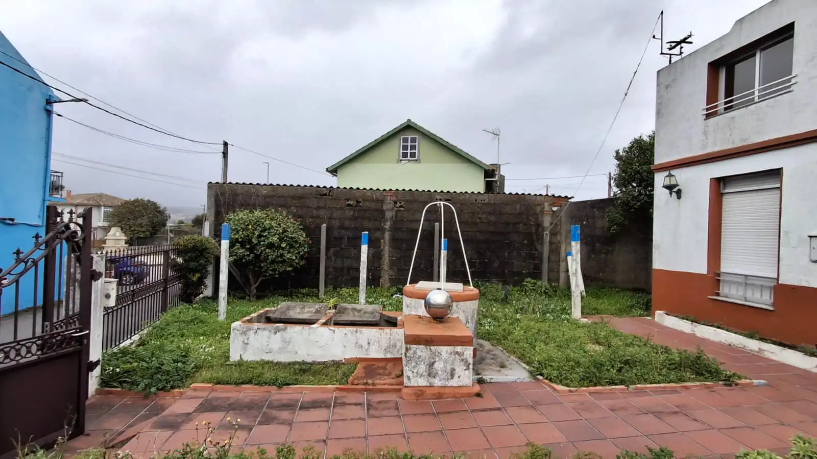 Exterior view of Houses for sale in Boiro  with Private garden and Storage room