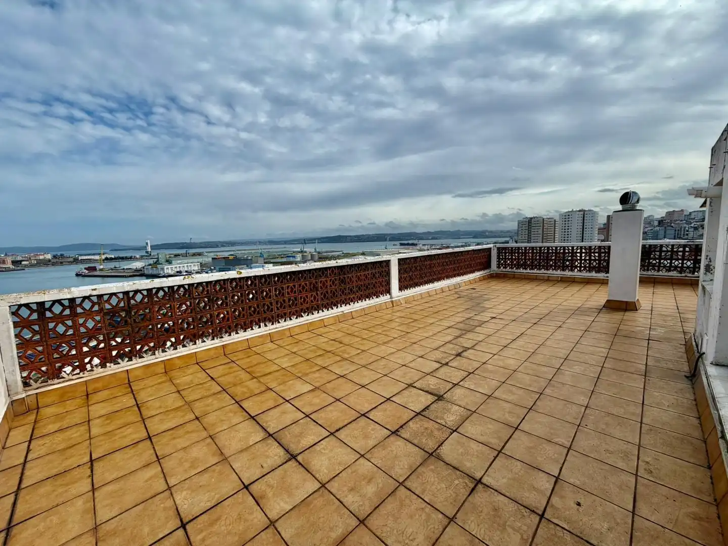 Terraza de Piso en venta en A Coruña Capital  con Calefacción, Terraza y Trastero