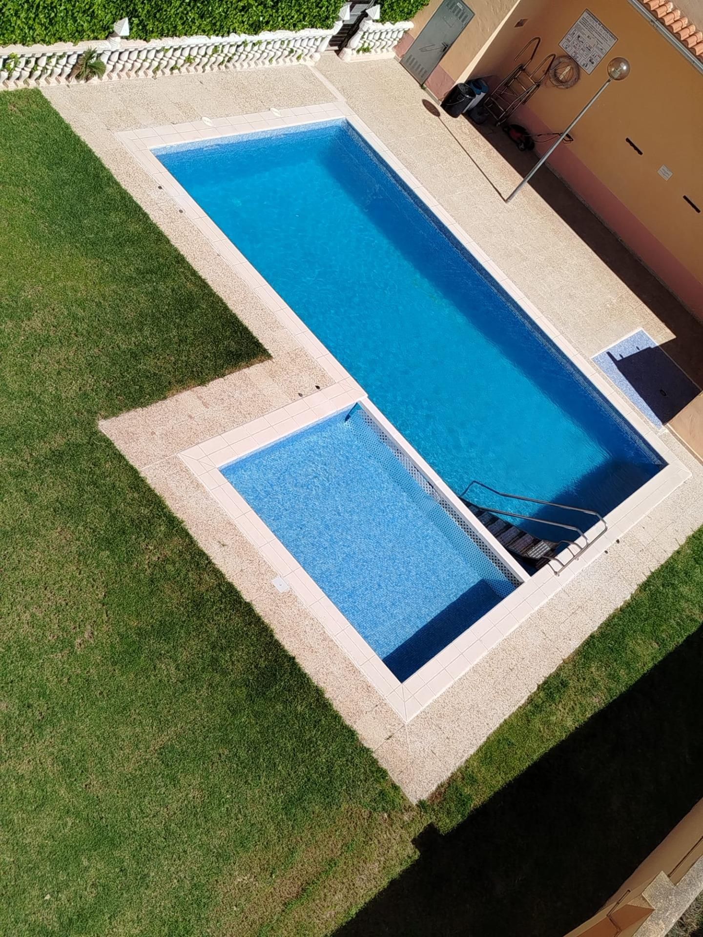 Piscina de Pis en venda en San Pedro del Pinatar amb Jardí privat, Terrassa i Balcó