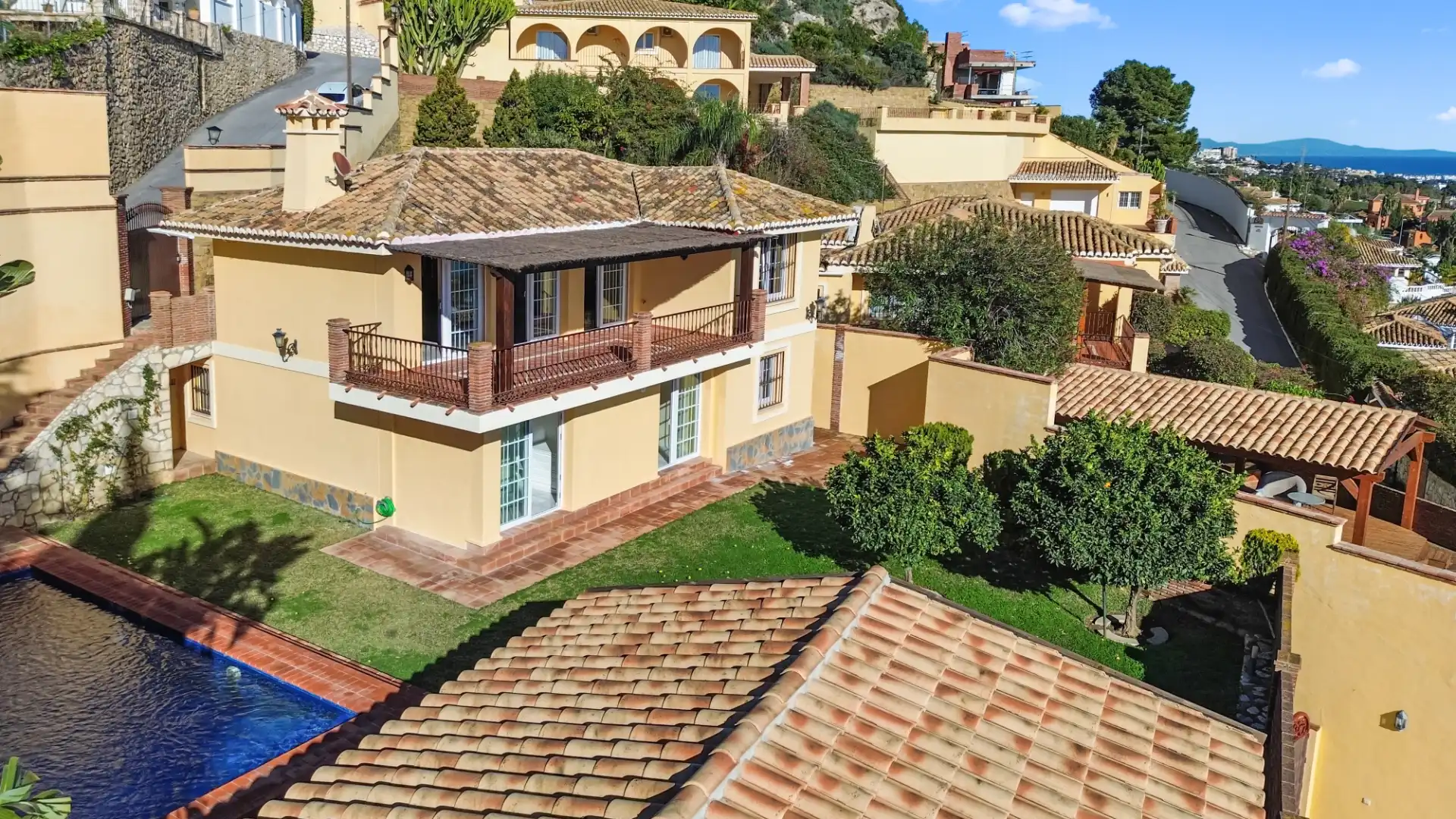 Exterior view of Houses for sale in Benalmádena  with Air Conditioner, Heating and Private garden