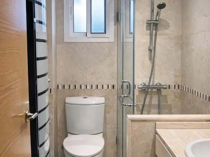 Baño de Piso en venta en  Sevilla Capital con Aire acondicionado, Terraza y Balcón
