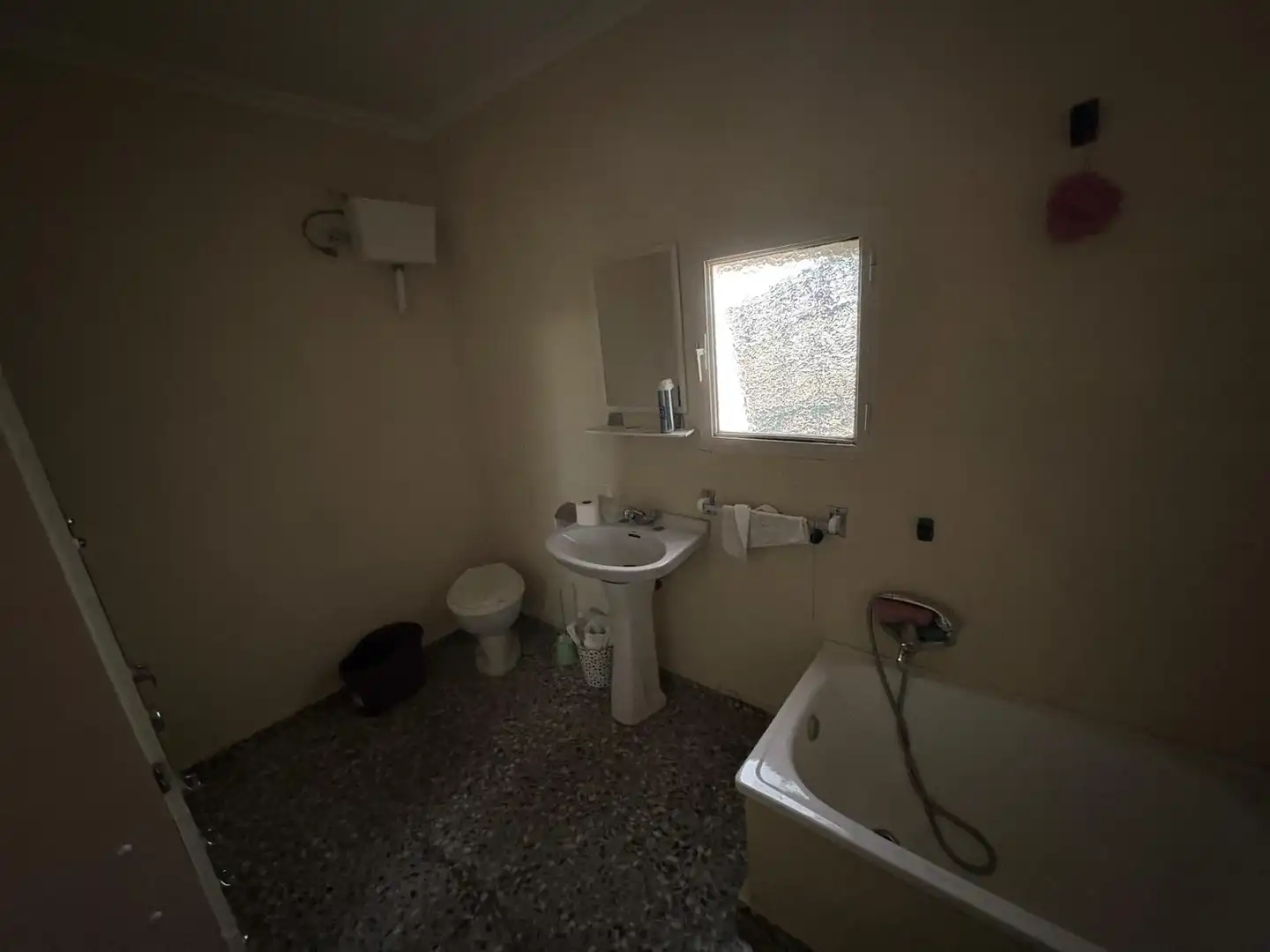Bathroom of Houses for sale in Almansa  with Heating, Swimming Pool and Furnished