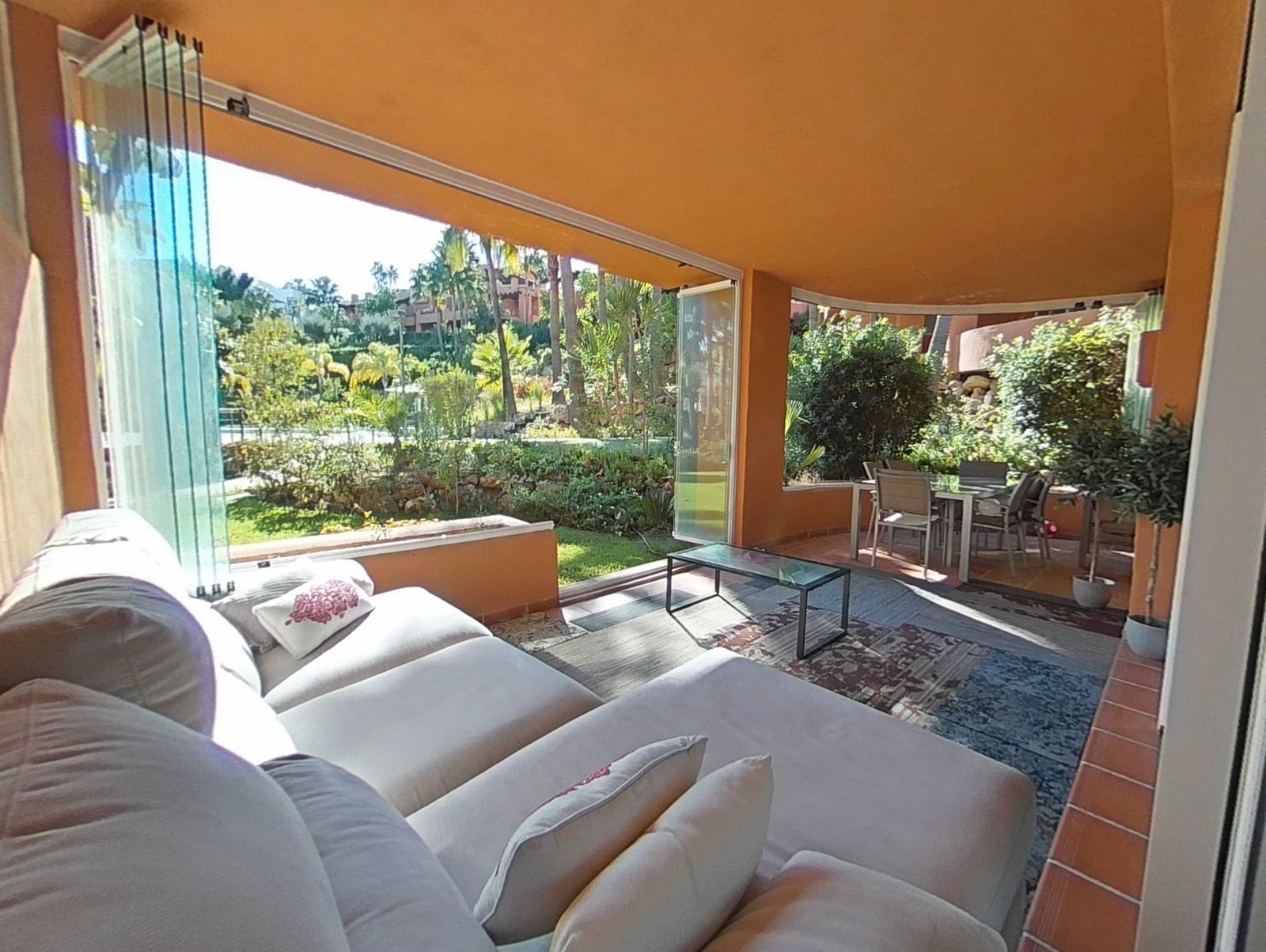 Jardí de Apartament en venda en Marbella amb Terrassa, Traster i Moblat