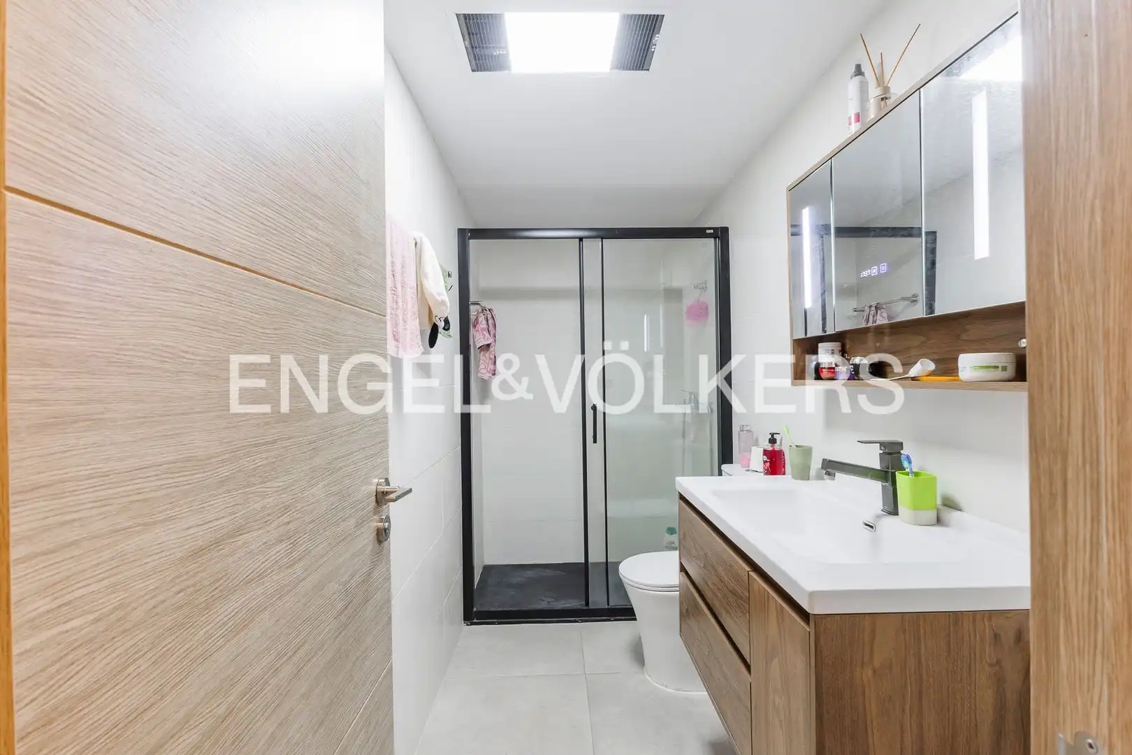 Bany de Casa o xalet en venda en Barcelona amb Aire condicionat, Calefacció i Terrassa