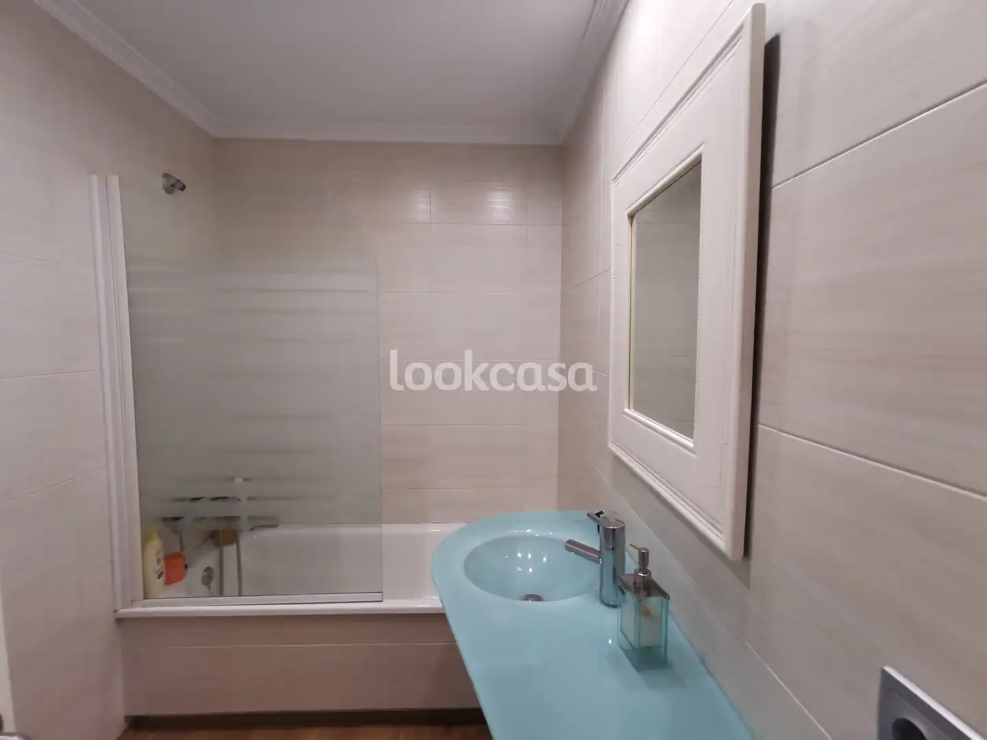 Bathroom of Flat for sale in Sanxenxo  with Heating, Private garden and Parquet flooring