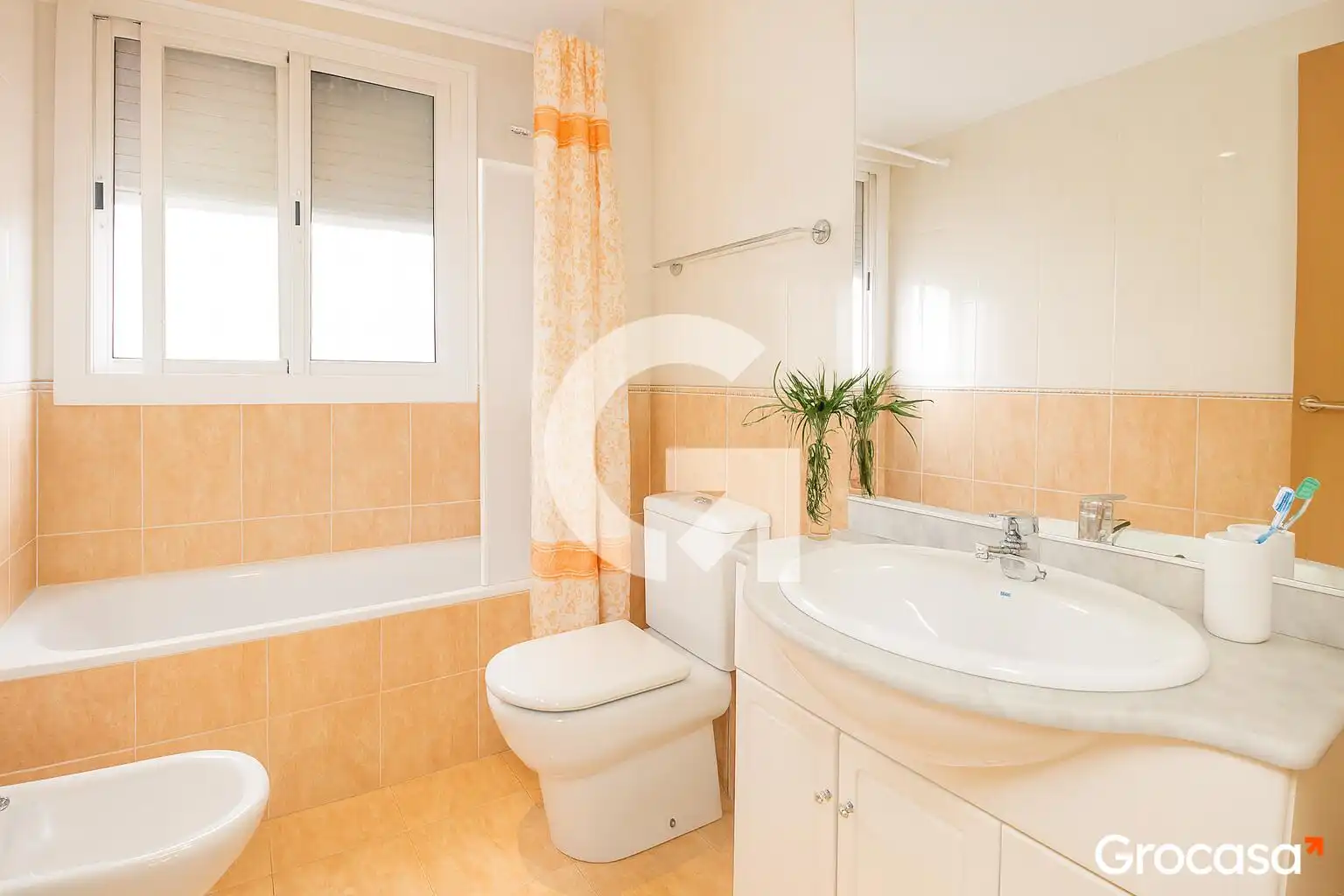 Baño de Planta baja en venta en Calafell con Calefacción, Terraza y Trastero