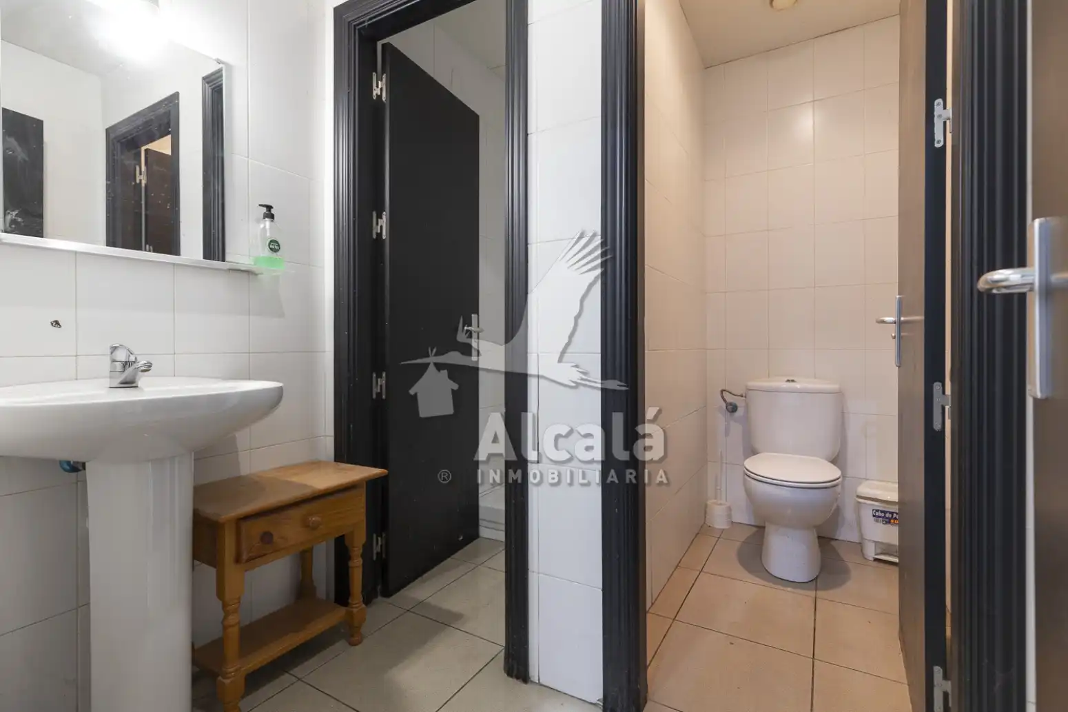 Badezimmer von Fabrikhallen zum Verkauf in Camarma de Esteruelas