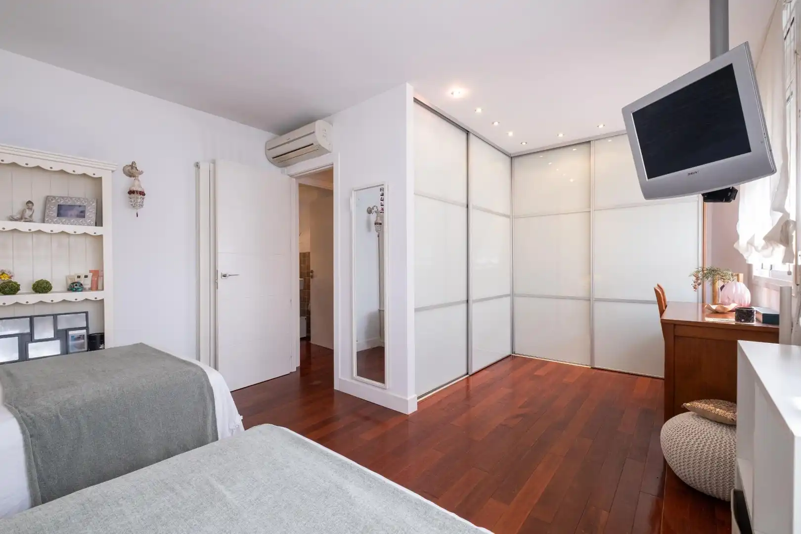 Habitación de Casa adosada en venta en Salou con Aire acondicionado, Jardín privado y Parquet
