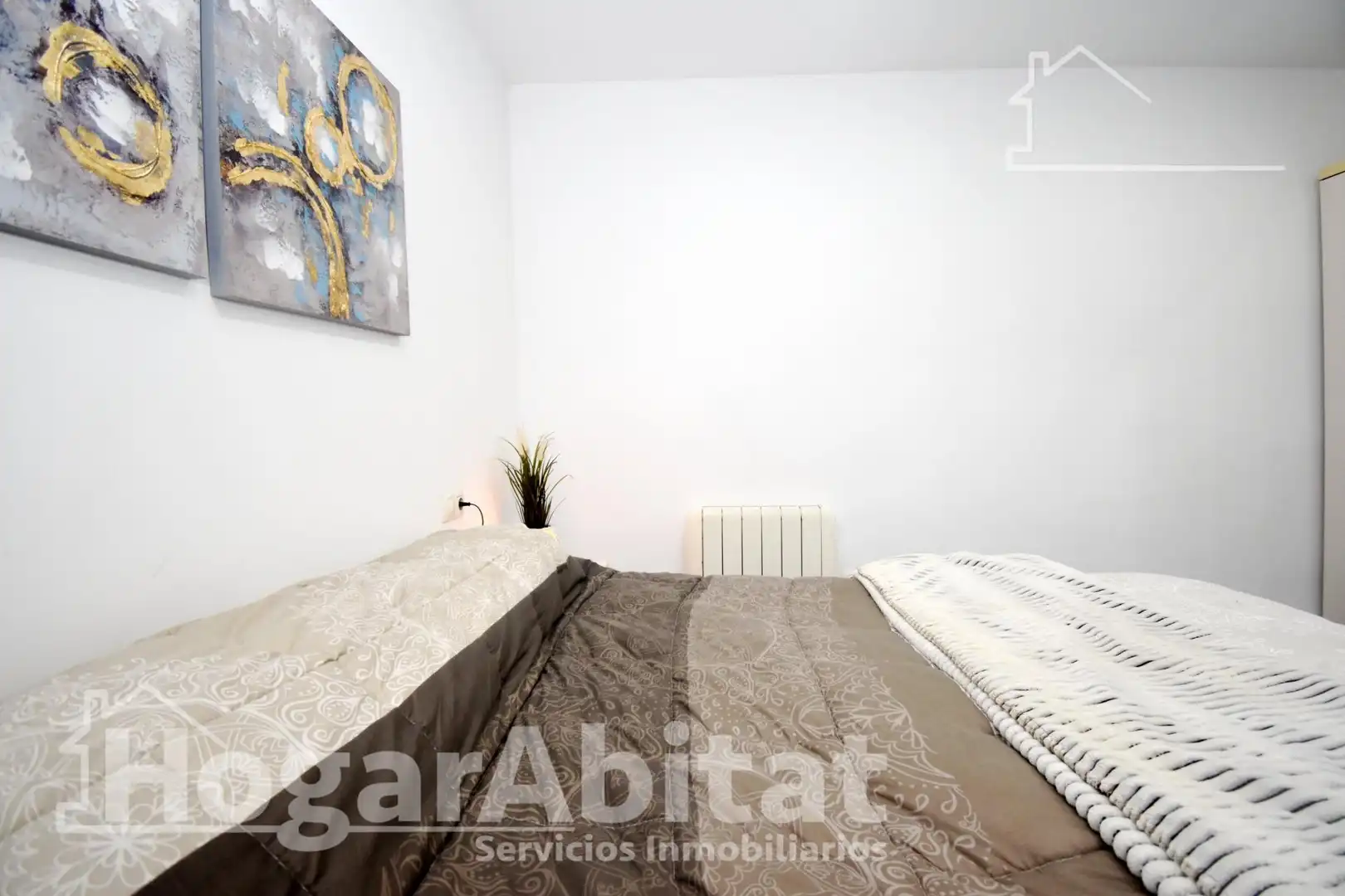 Habitación de Piso en venta en Castellón de la Plana / Castelló de la Plana con Calefacción, Terraza y Amueblado