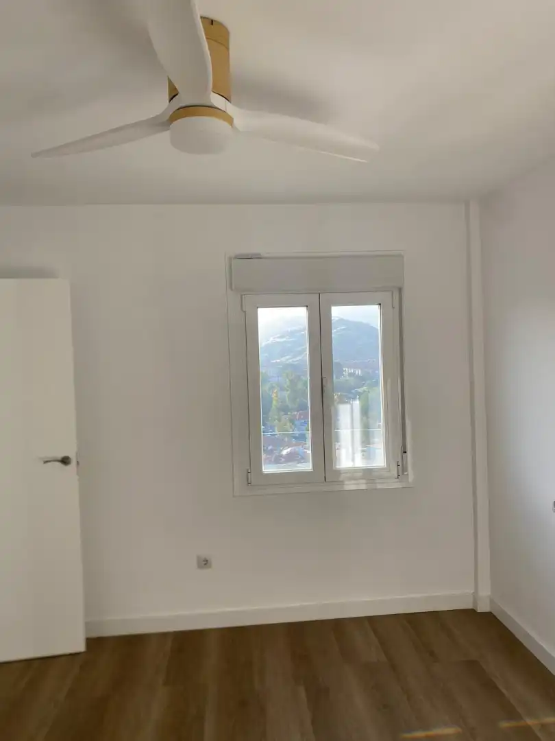 Flat for rent in Calle San Juan Bosco, 86, El Molinillo - Capuchinos