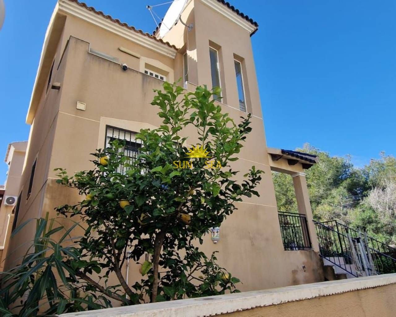 Exterior view of House or chalet to rent in Orihuela  with Heating, Private garden and Terrace