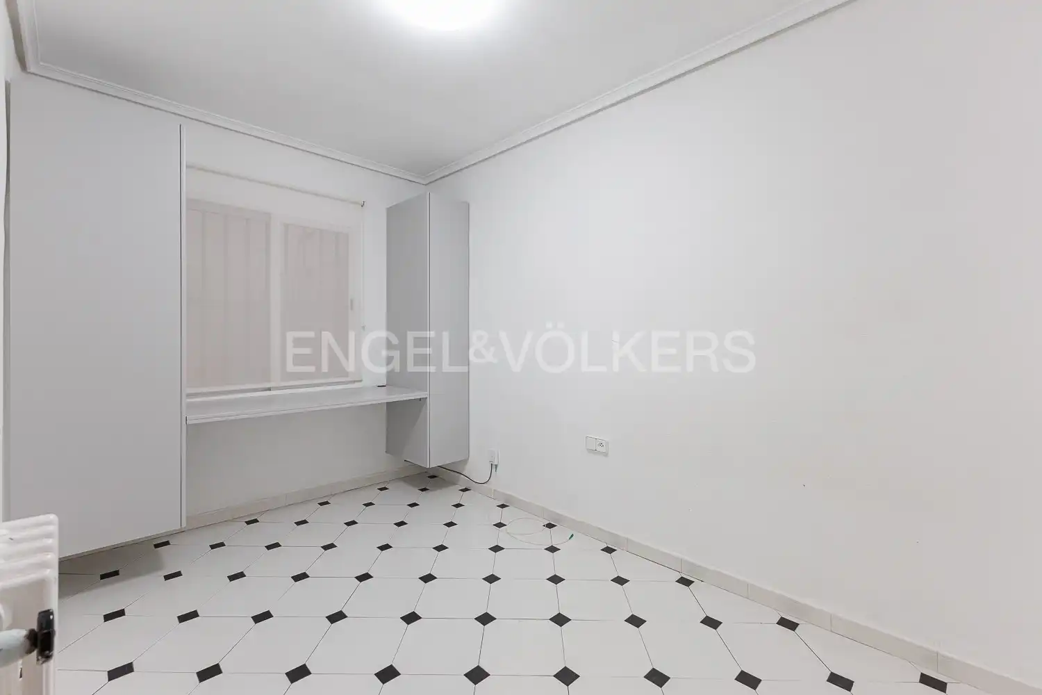Wohnung zur Miete in Valencia mit Klimaanlage, Heizung und Terrasse