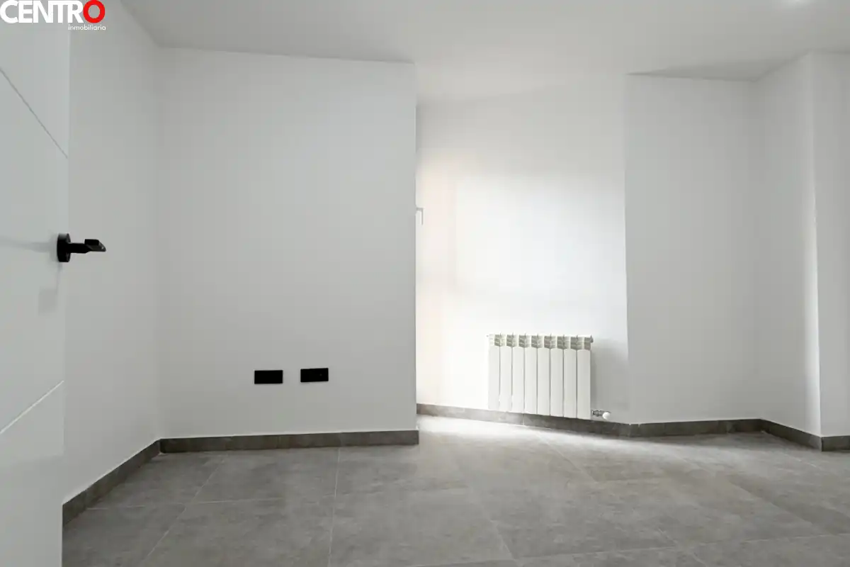 Piso en venta en La Zubia con Aire acondicionado, Calefacción y Jardín privado