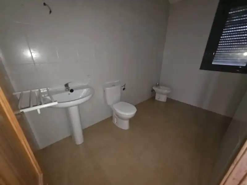 Badezimmer von Maisonette zum Verkauf in Jaraíz de la Vera mit Privatgarten und Terrasse