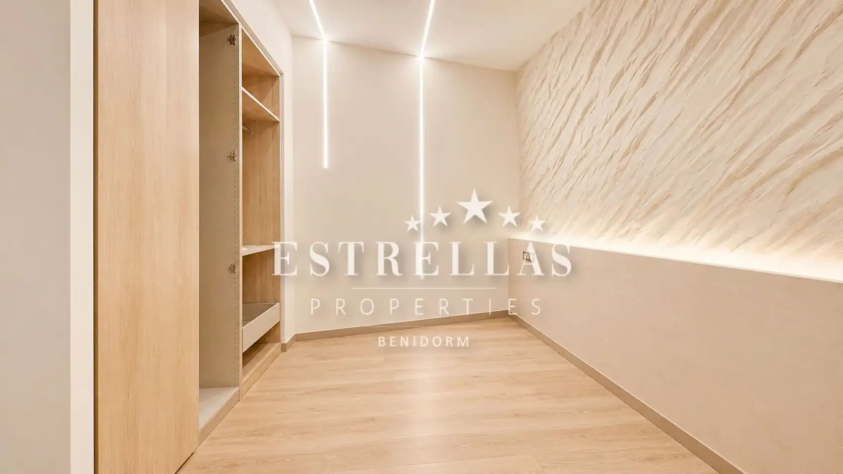 Habitación de Apartamento en venta en Benidorm con Aire acondicionado, Calefacción y Jardín privado