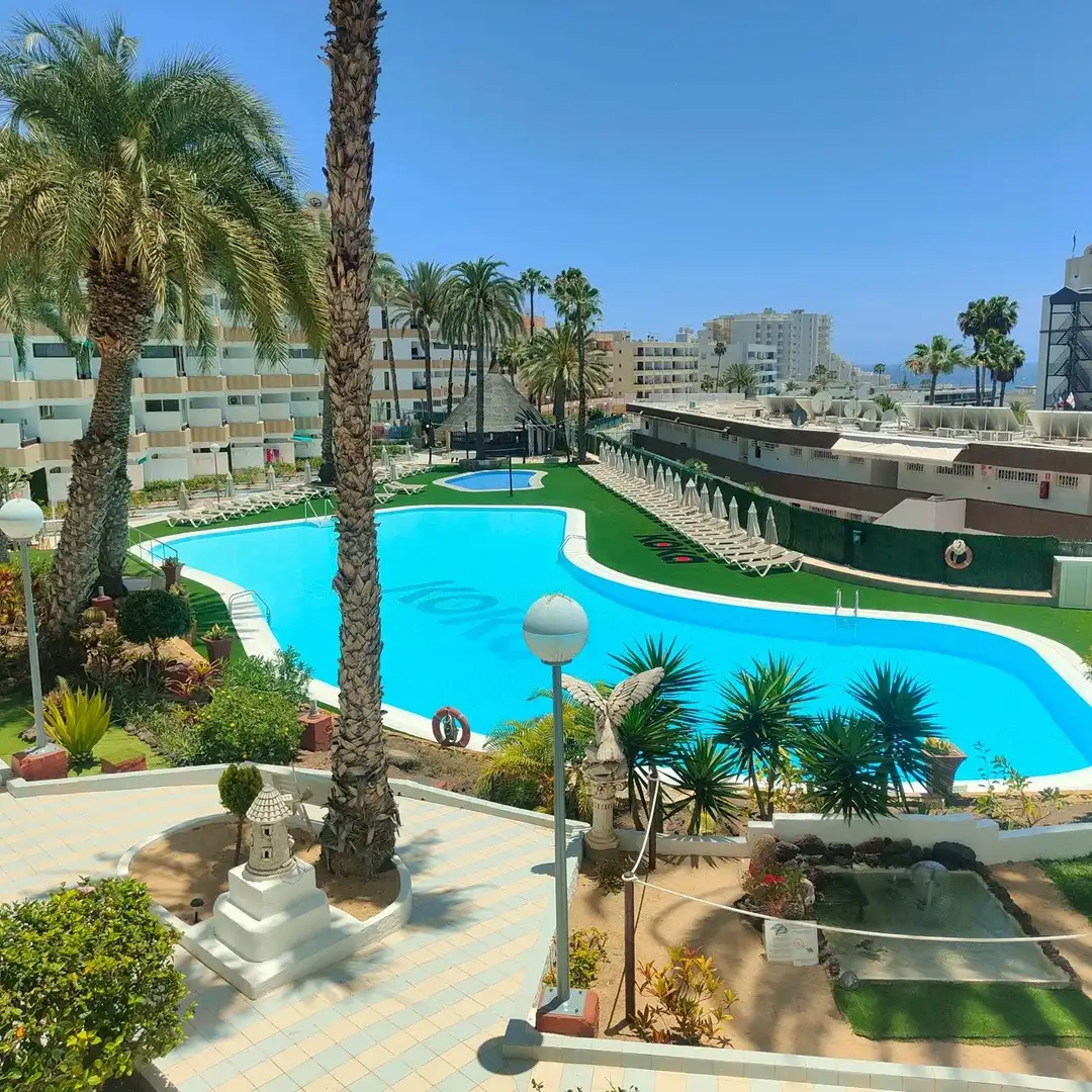 Piscina de Estudio en venta en San Sebastián de los Reyes con Terraza, Amueblado y Lavadora