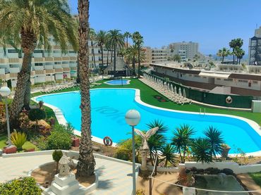 Estudi amb piscina en venda a Avenida de Tenerife 17