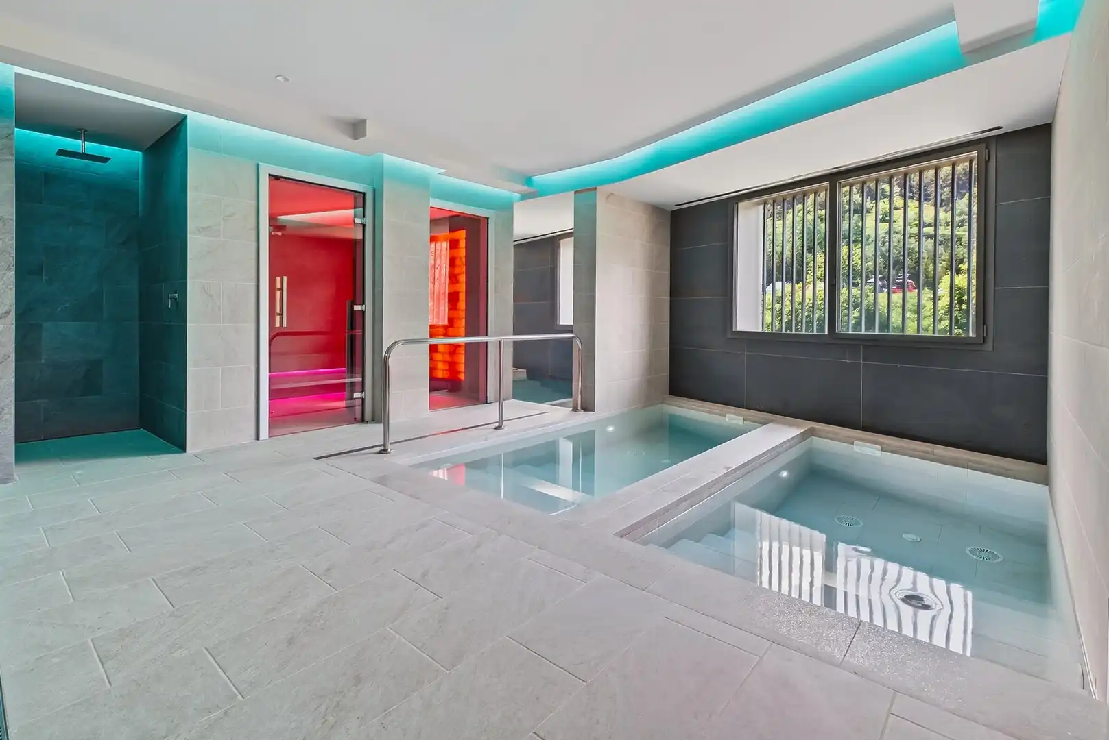 Schwimmbecken von Wohnung zur Miete in Canillo mit Heizung, Terrasse und Abstellraum
