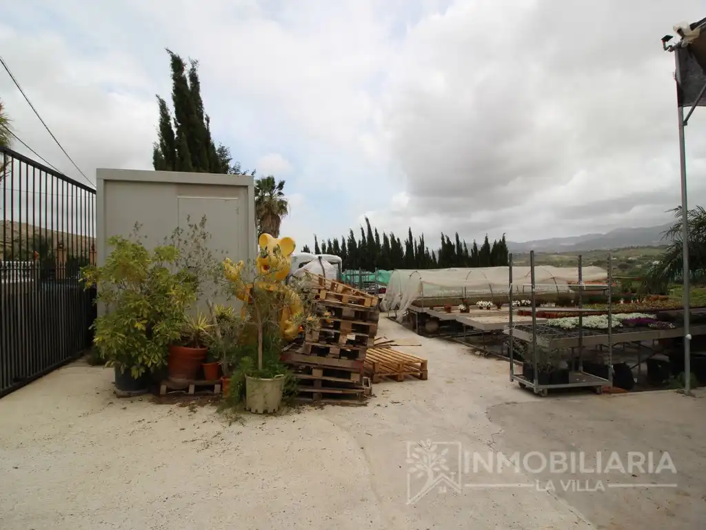 Vista exterior de Nau industrial en venda en Alhaurín de la Torre