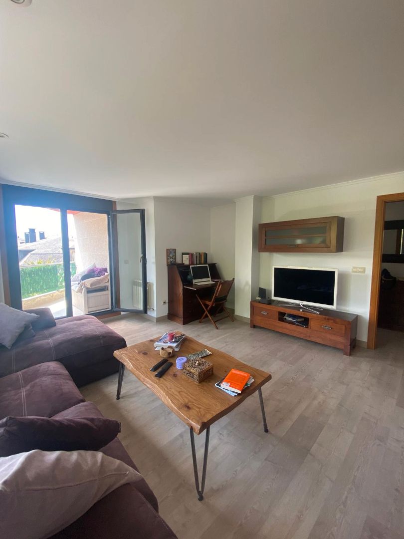 Sala d'estar de Pis en venda en Sanxenxo amb Calefacció, Parquet i Terrassa