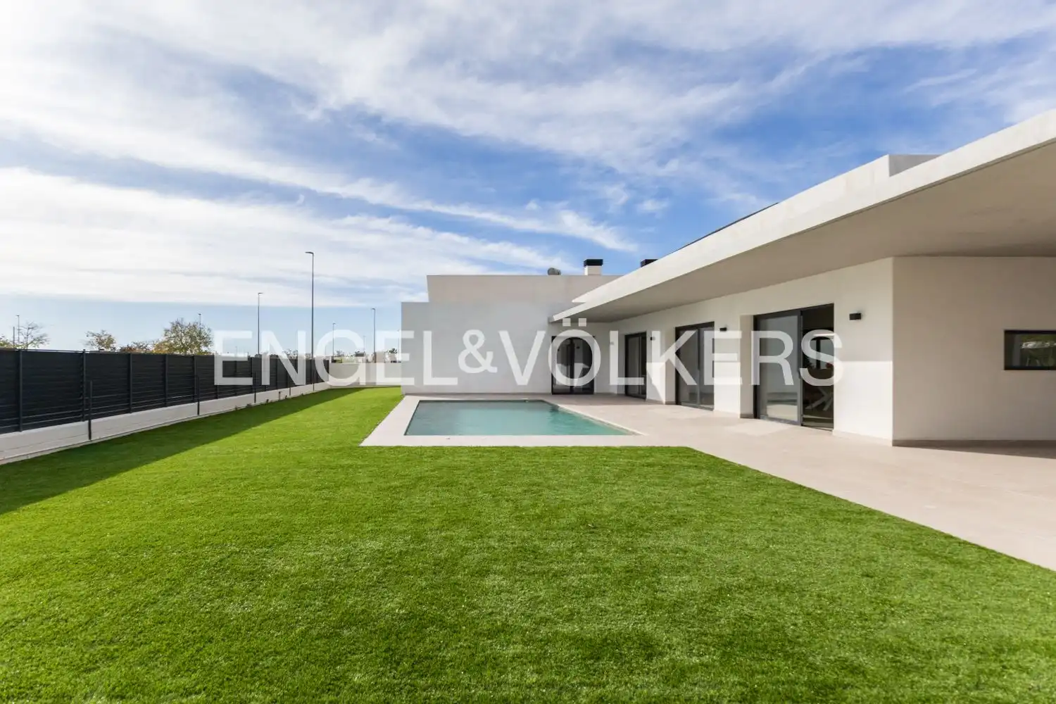 Vista exterior de Casa o xalet en venda en Burriana / Borriana amb Aire condicionat, Calefacció i Jardí privat