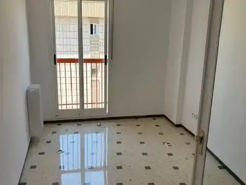 Dormitori de Pis de lloguer en Granada amb Aire condicionat i Balcó