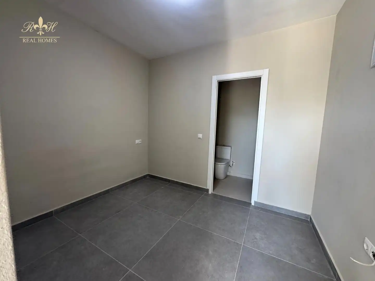 Flat for rent in PINTOR RIBERA, Escandinavia - Cautivador