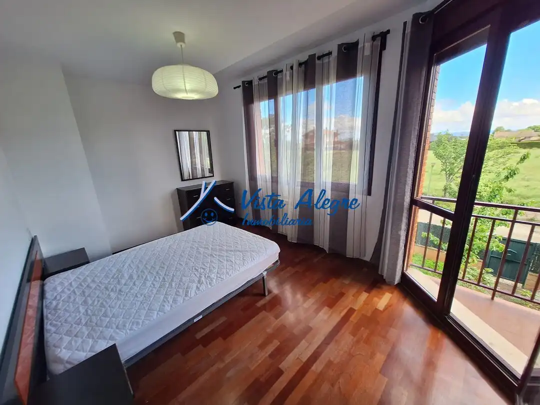 Schlafzimmer von Einfamilien-Reihenhaus zum Verkauf in Santo Domingo de la Calzada mit Heizung, Privatgarten und Terrasse
