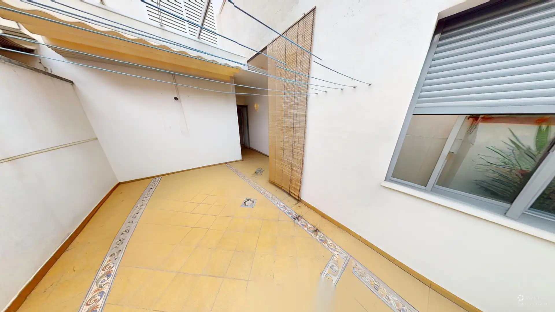 Wohnung zum Verkauf in Alicante / Alacant mit Klimaanlage, Heizung und Parkett