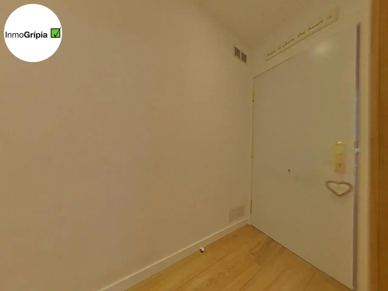 Flat for sale in Terrassa  with Air Conditioner and Terrace