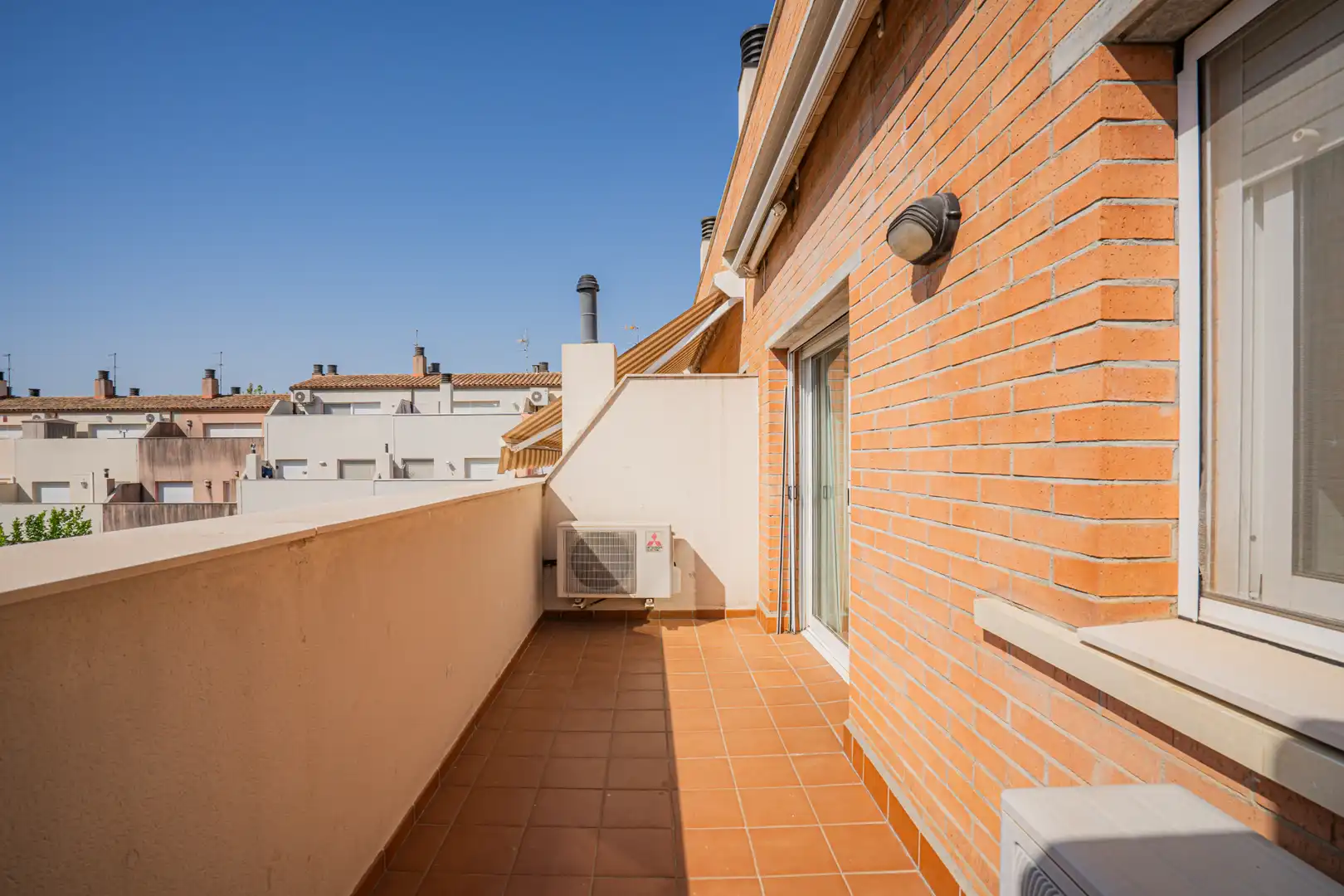 Terrassa de Casa adosada en venda en Castellar del Vallès amb Aire condicionat, Calefacció i Jardí privat