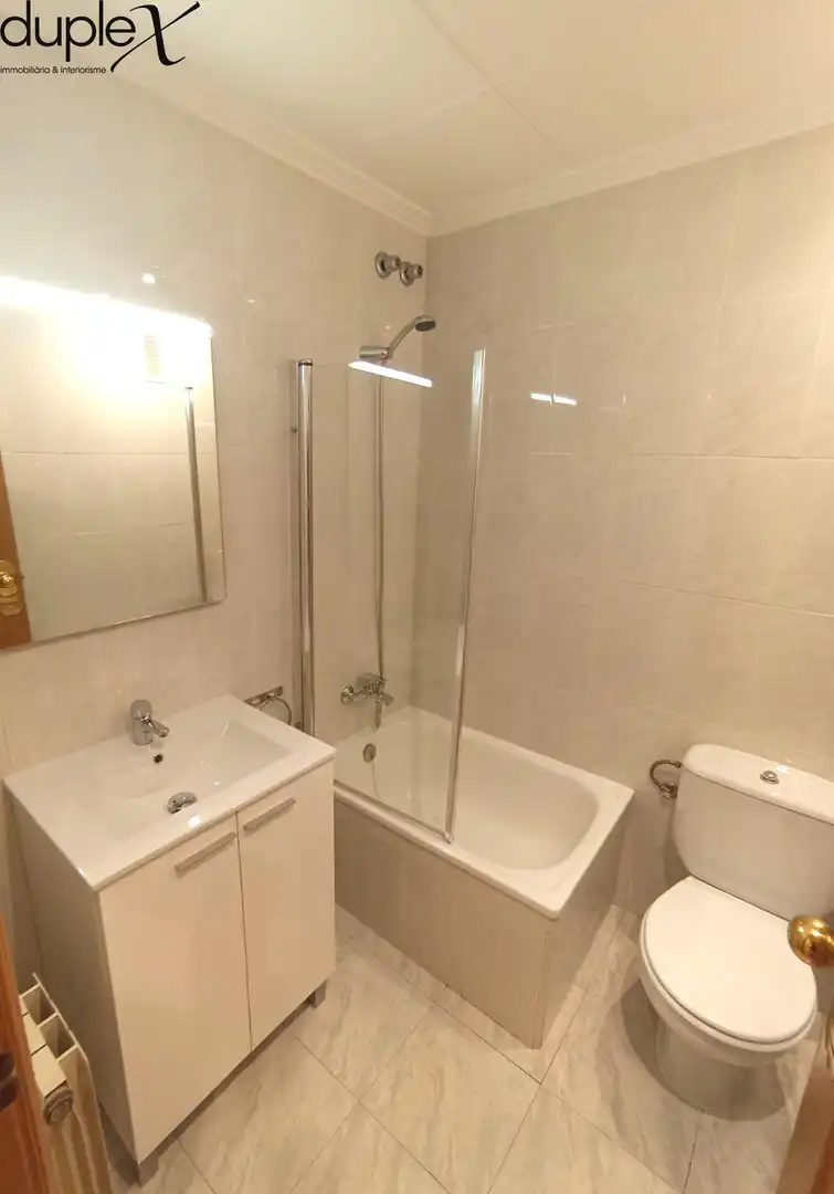 Bathroom of Flat for rent in Mataró  with Heating and Balcony