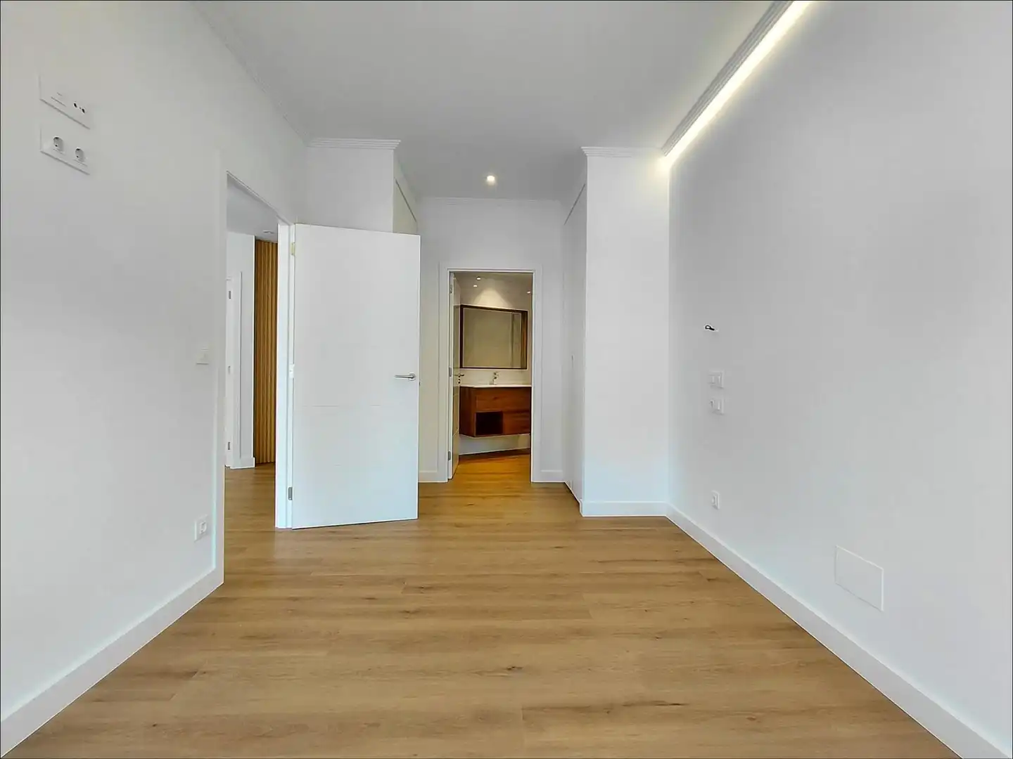 Erdgeschoss zum Verkauf in Sanxenxo mit Heizung, Terrasse und Möbliert